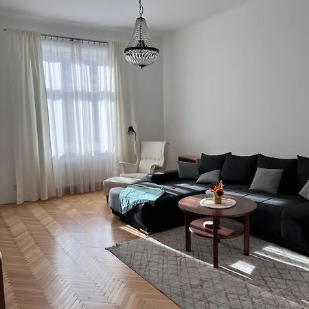 Stylish Flat In City Centre Братислава Екстер'єр фото