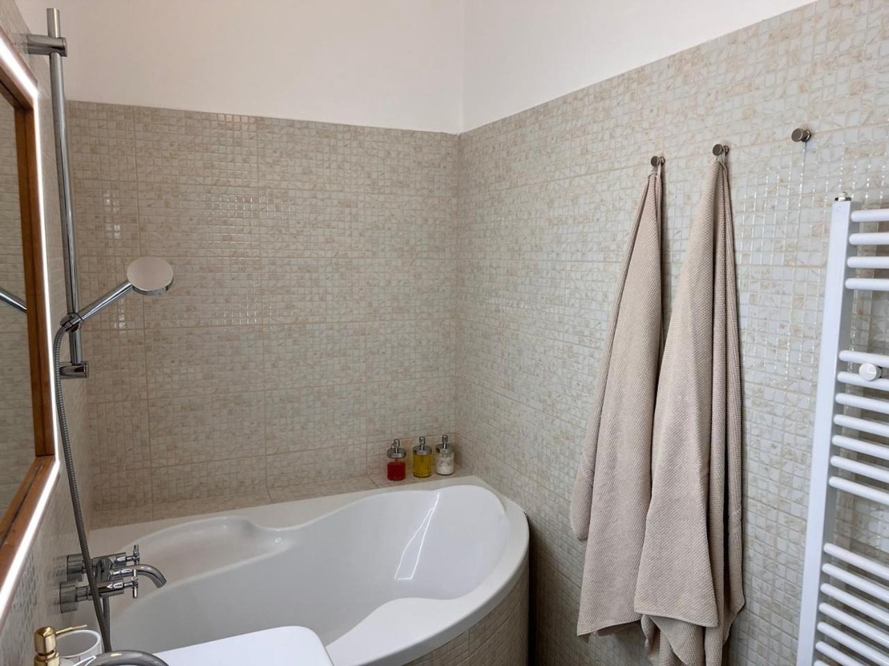Stylish Flat In City Centre Братислава Екстер'єр фото