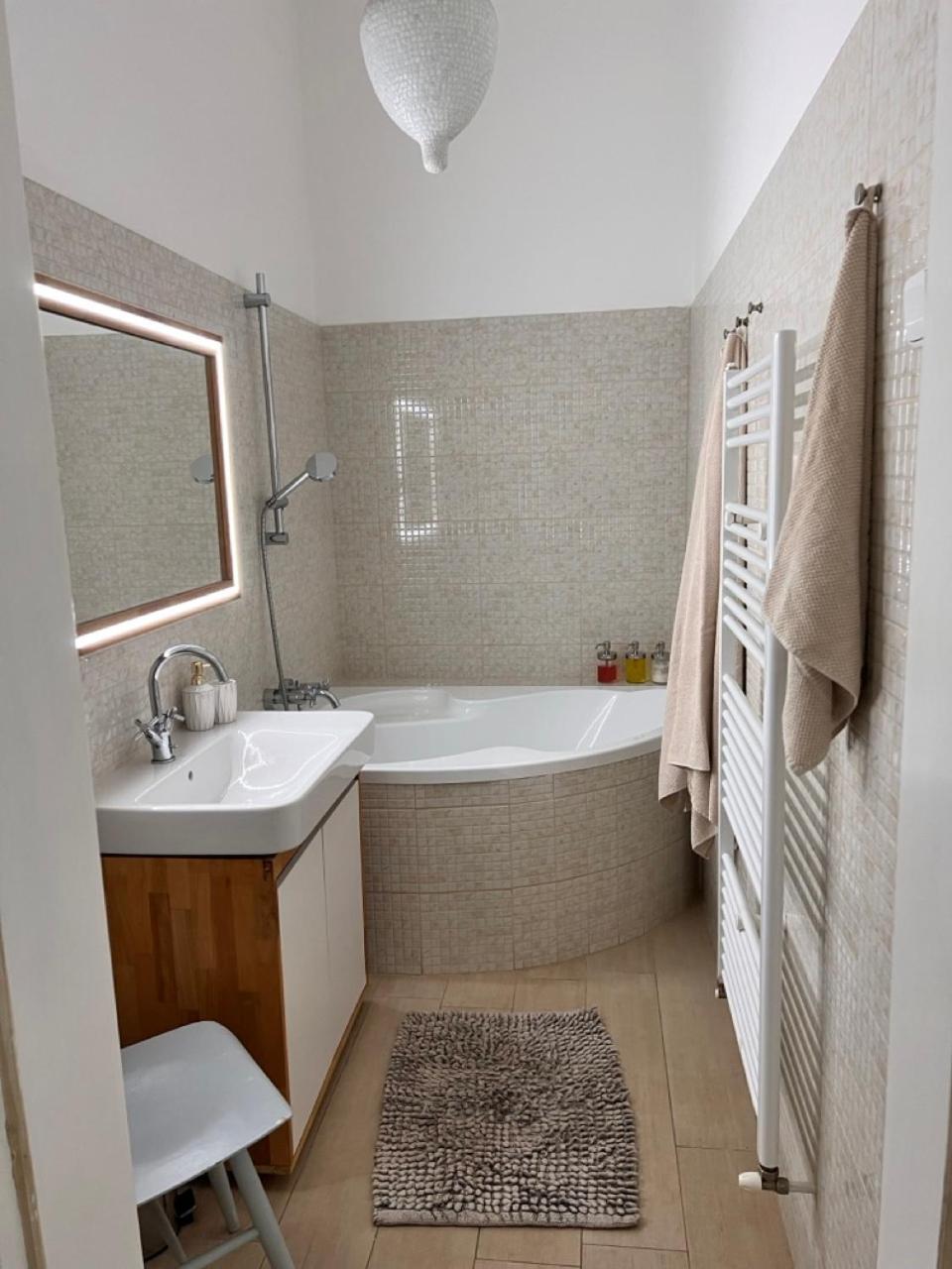 Stylish Flat In City Centre Братислава Екстер'єр фото